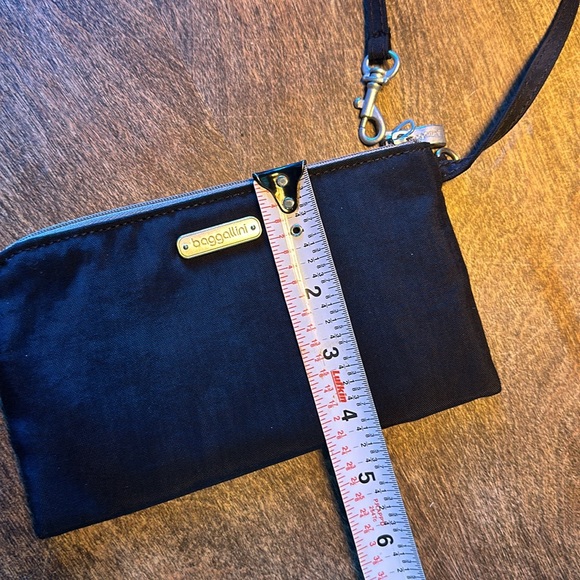 Baggallini -Wallet Clutch Black light blue NWOT! - Picture 11 of 11